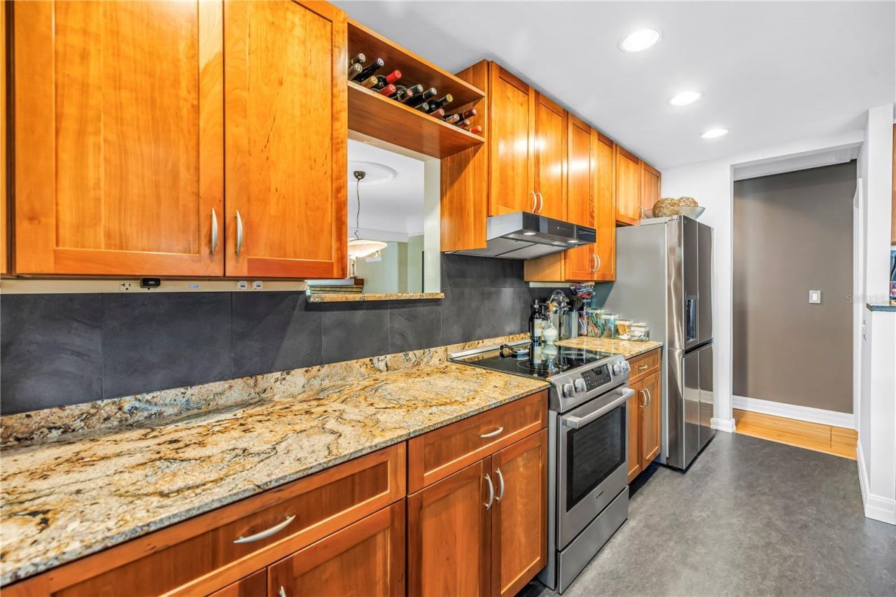 115 21st Avenue Ne, Saint Petersburg, FL 33704 Photo