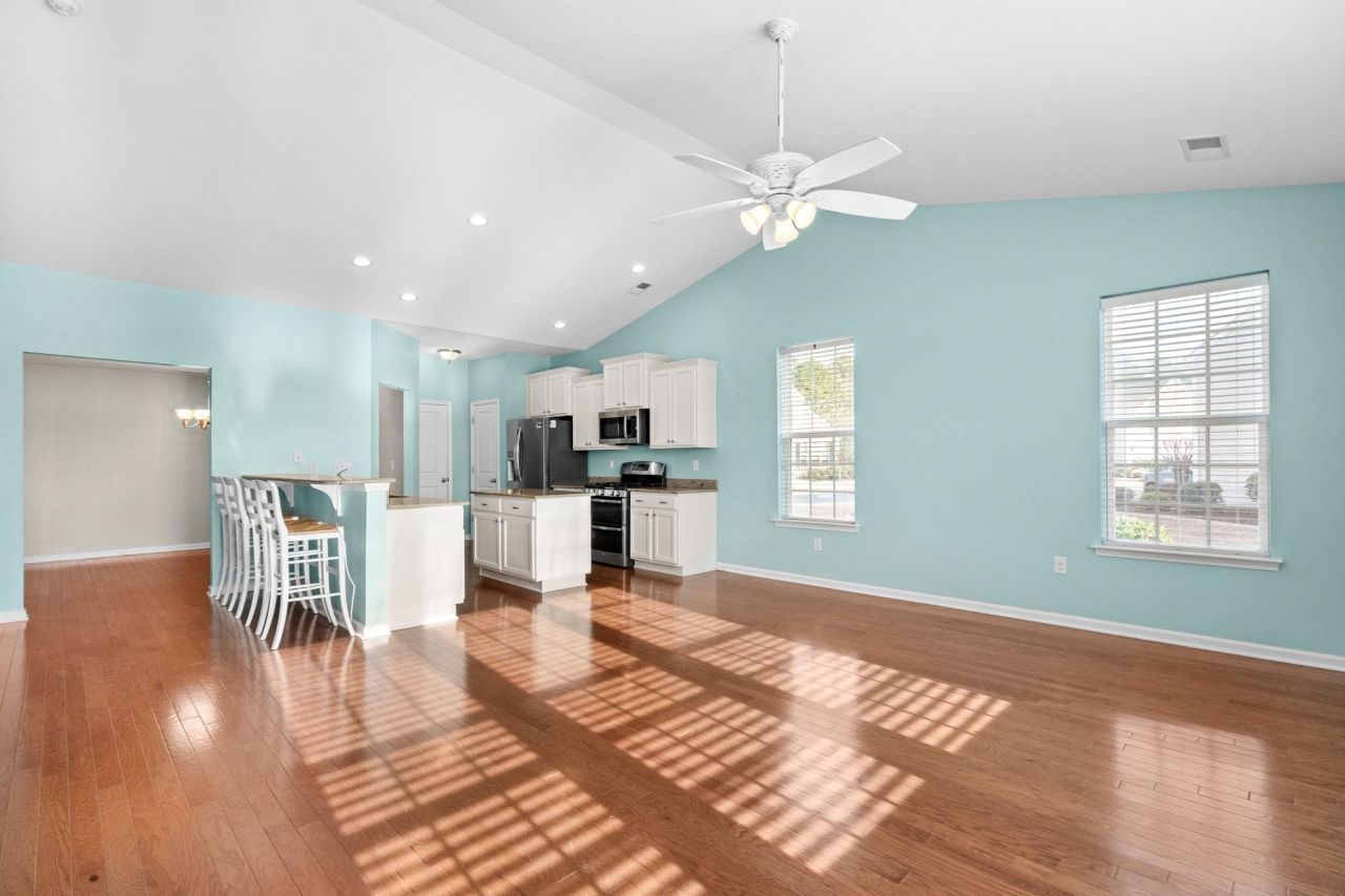 153 Parmelee Dr. Photo 11