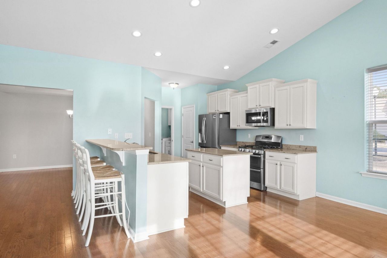 153 Parmelee Dr. Photo 12