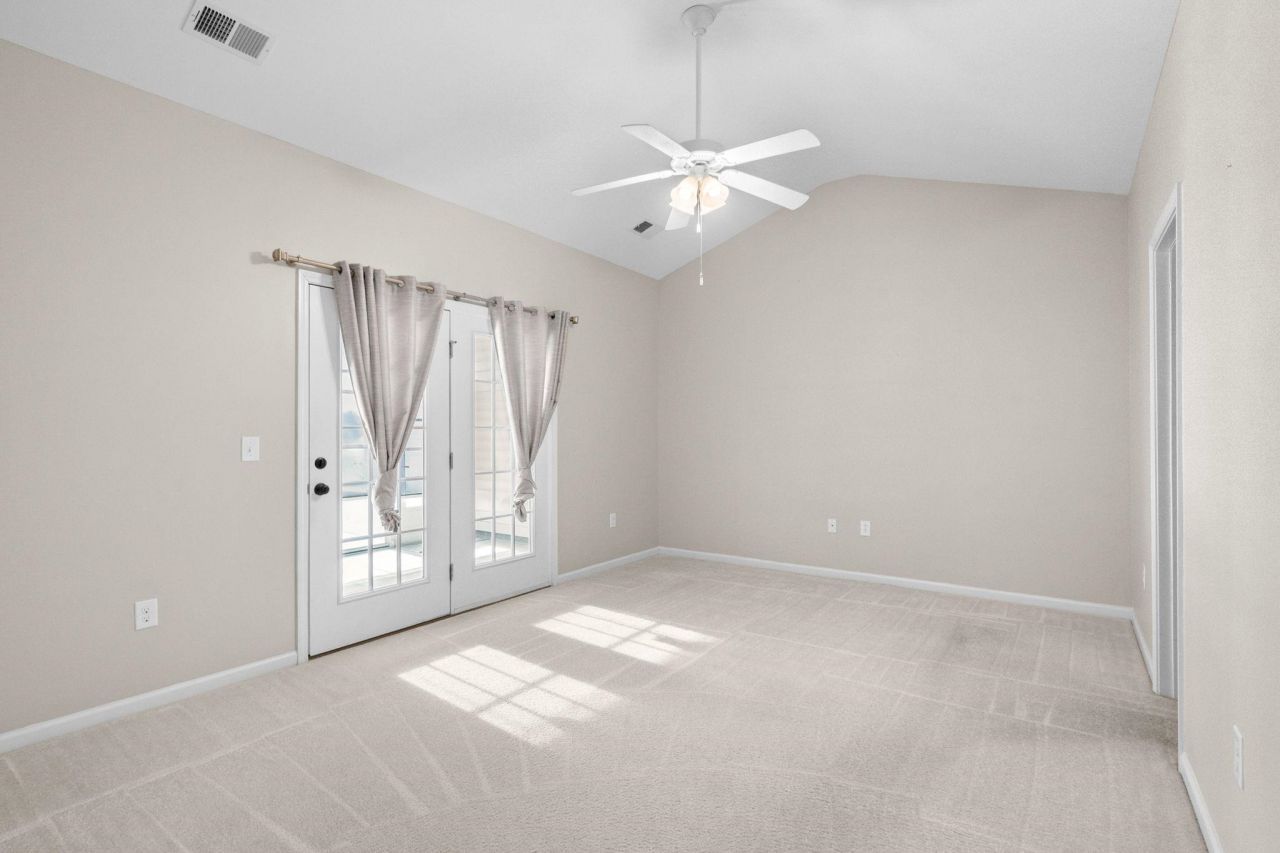 153 Parmelee Dr. Photo 23