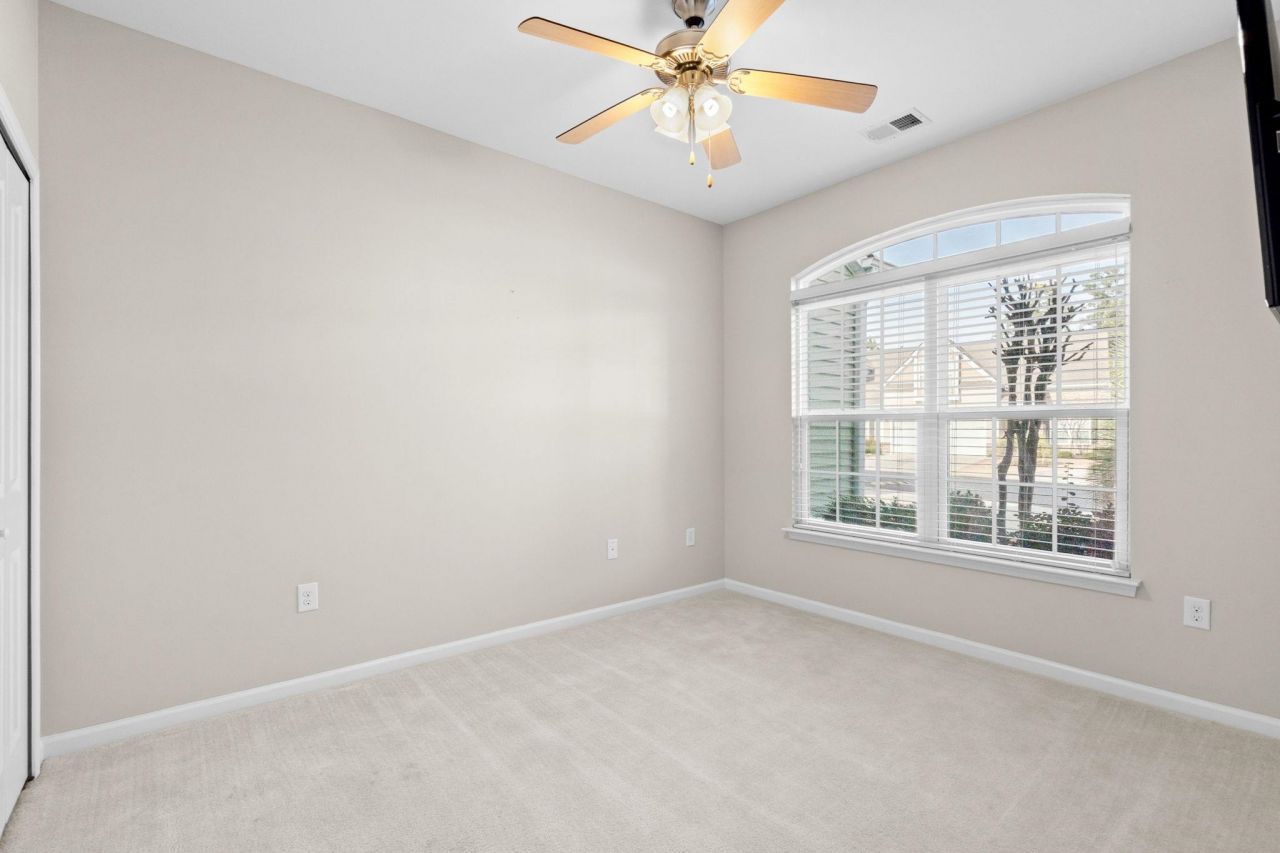 153 Parmelee Dr. Photo 30