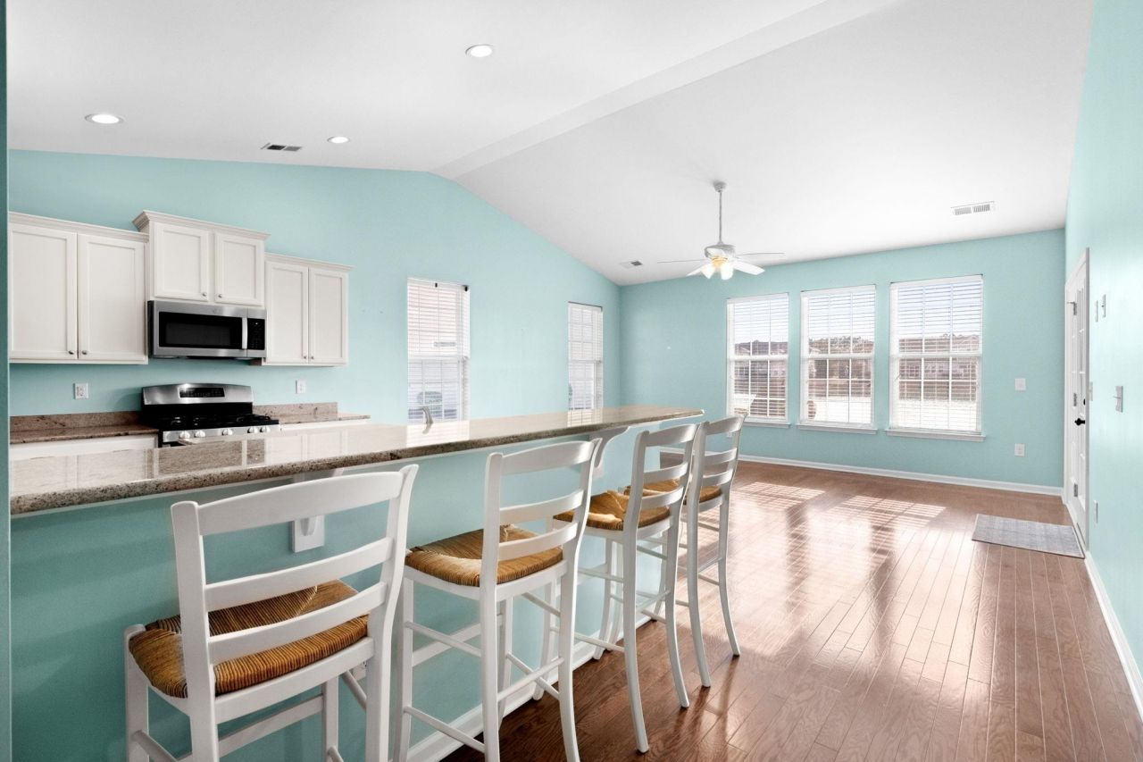 153 Parmelee Dr. Photo 7