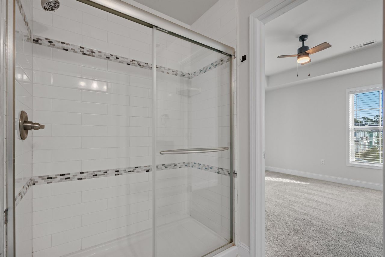 829 Moen Pl. Photo 15