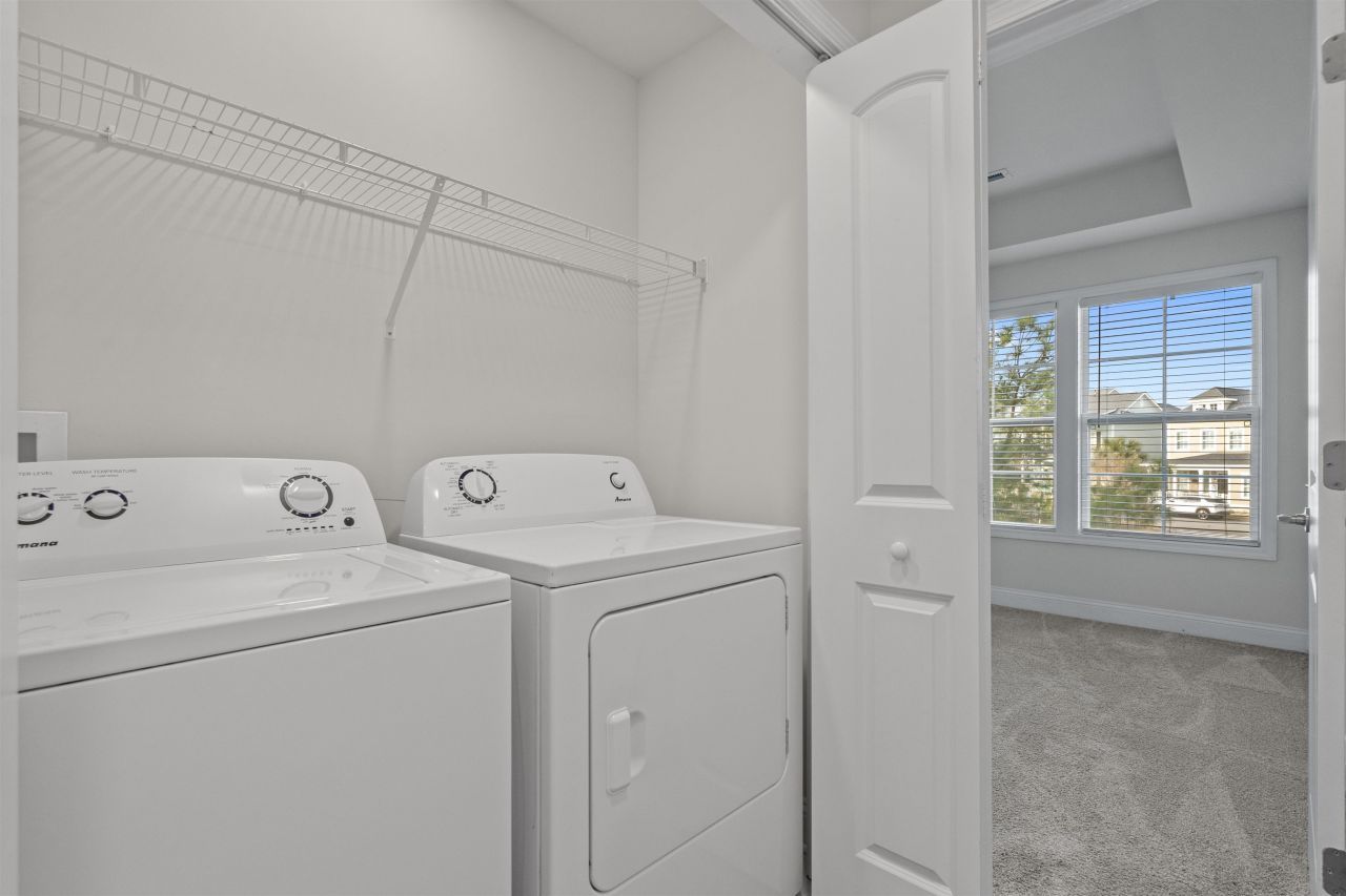 829 Moen Pl. Photo 16