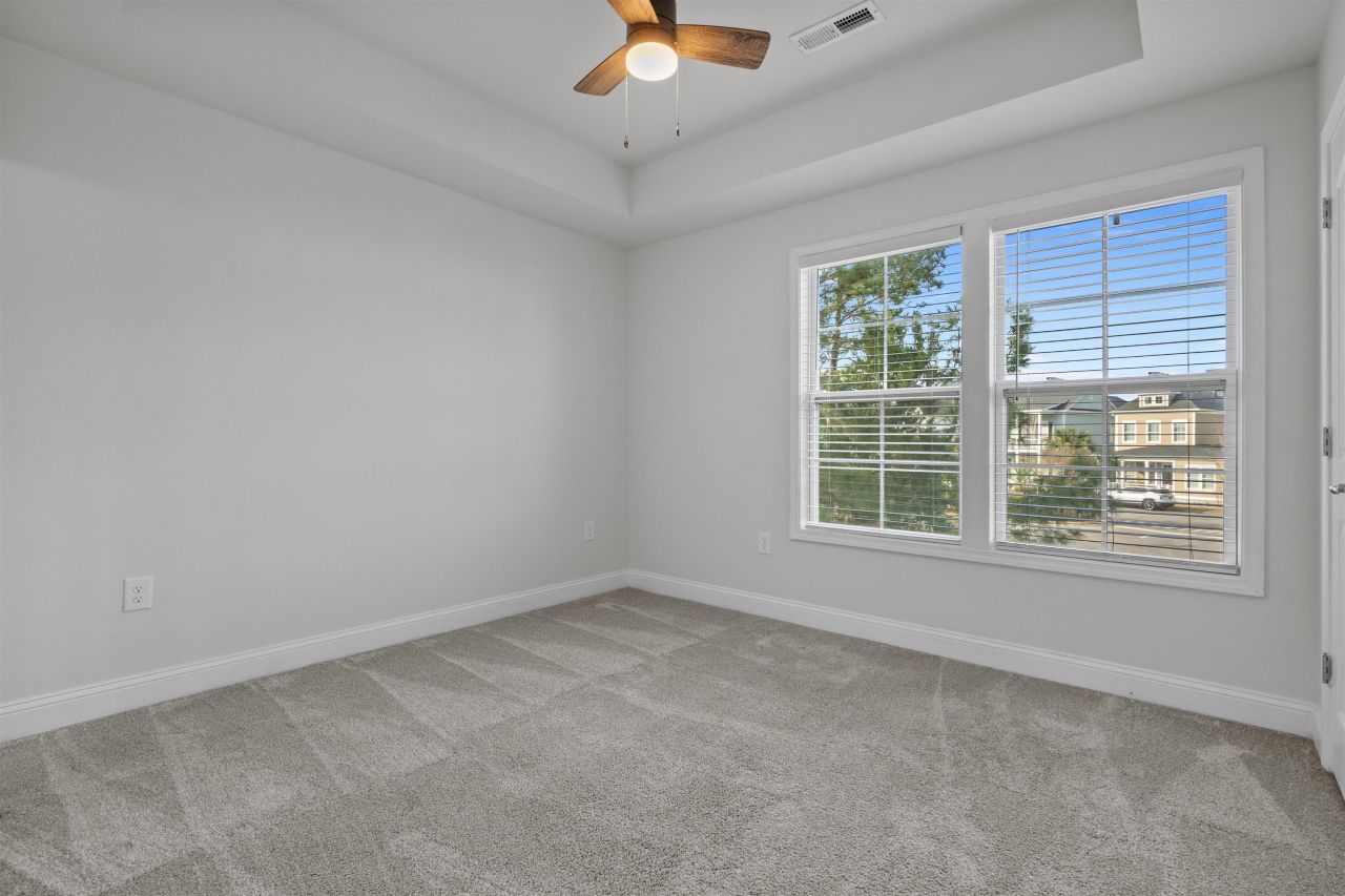 829 Moen Pl. Photo 17