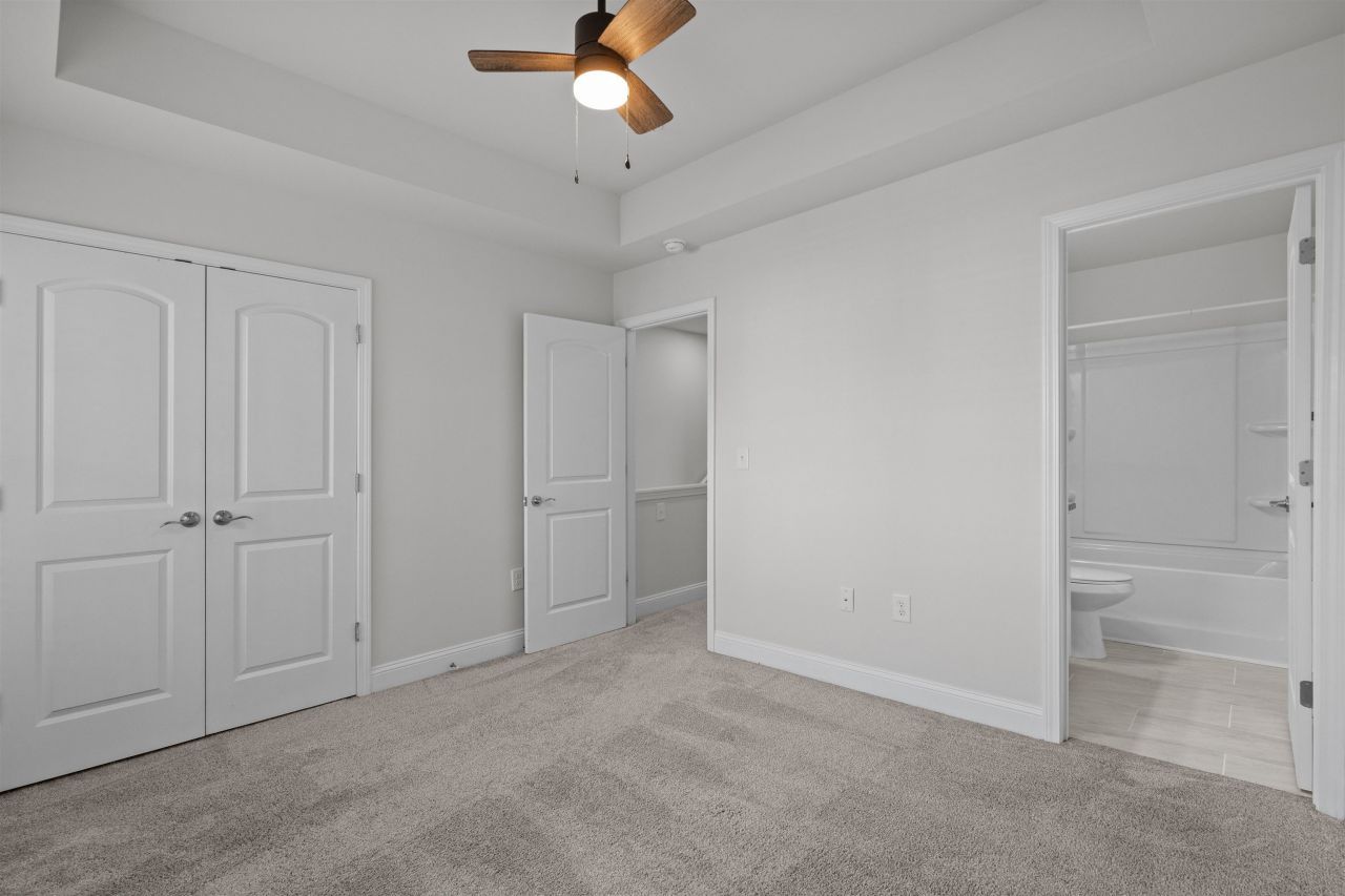 829 Moen Pl. Photo 18