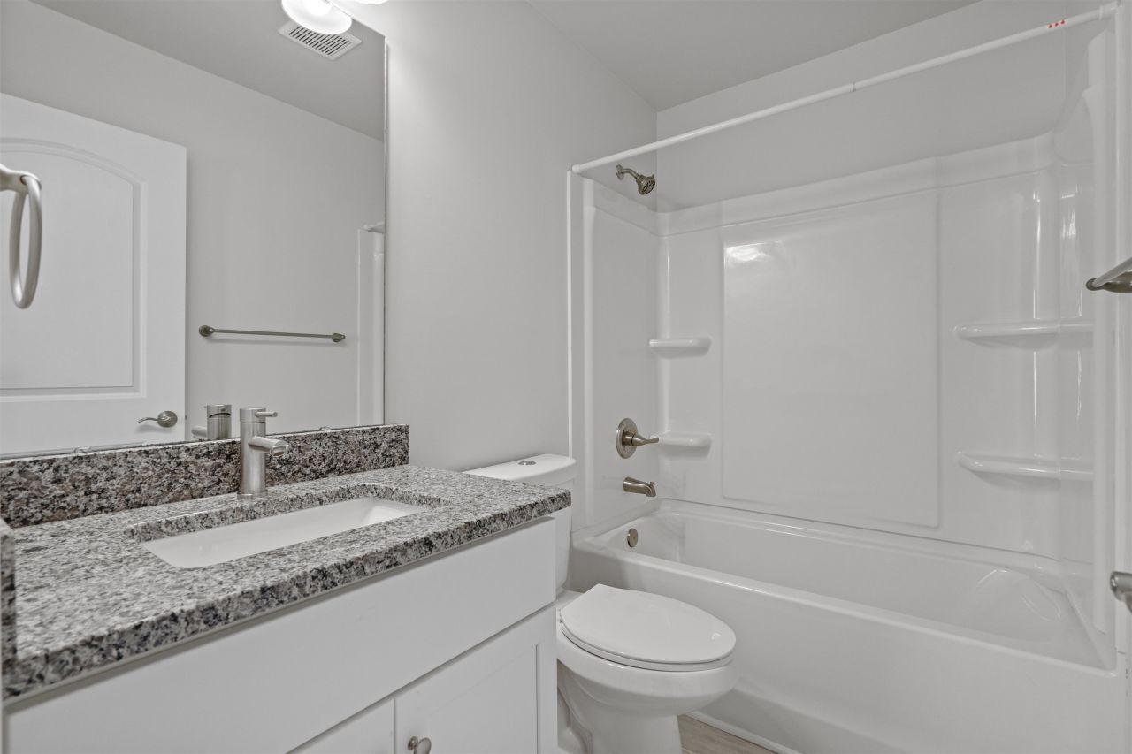 829 Moen Pl. Photo 19