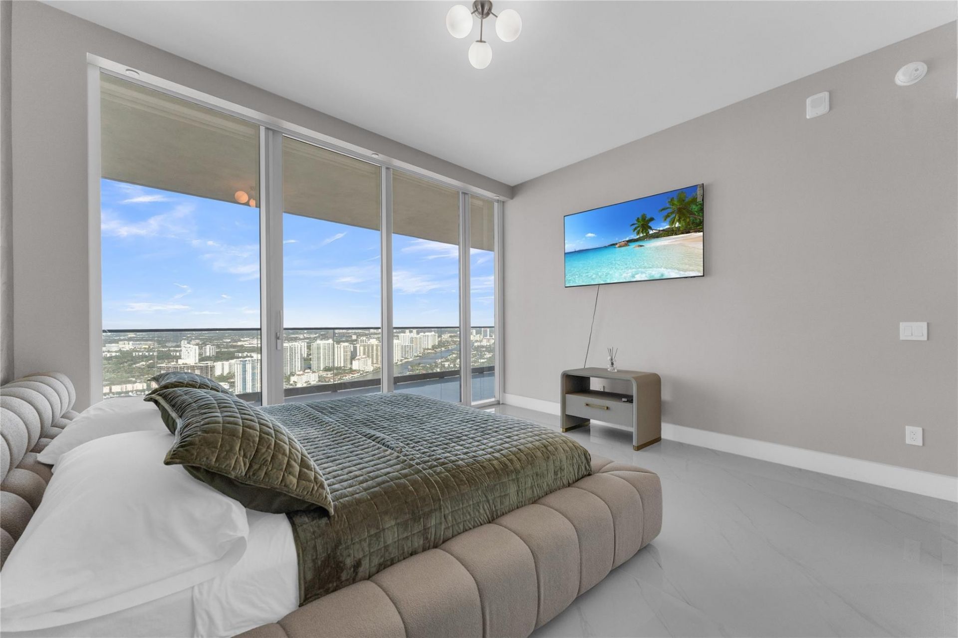 18975 Collins Avenue, Unit 4603, Sunny Isles Beach, FL 33160 Photo