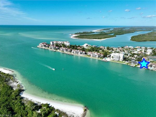 28 Pelican ST W, NAPLES, FL 34113