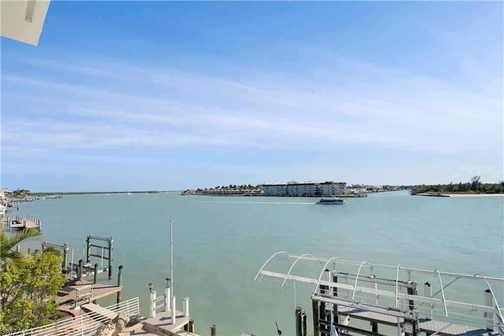 28 Pelican St W, Naples, FL 34113 Photo