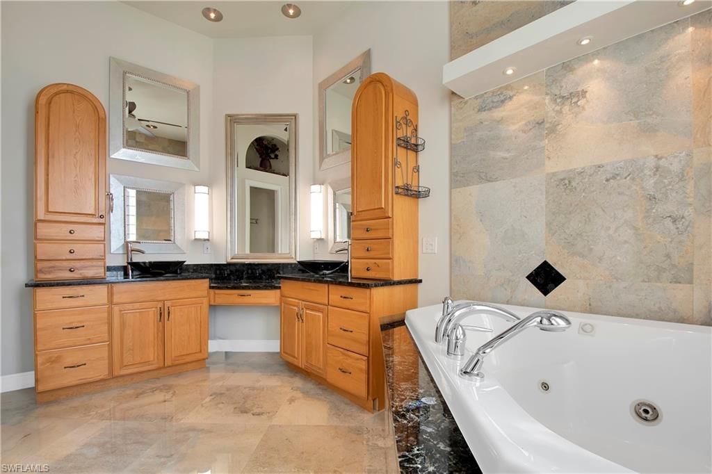 28 Pelican St W, Naples, FL 34113 Photo