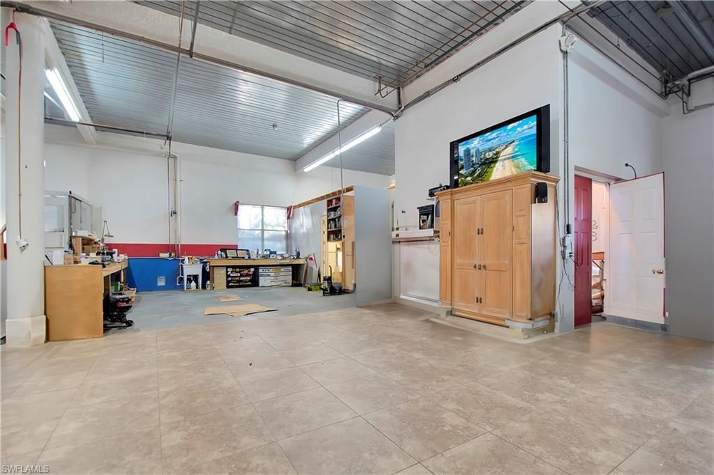 28 Pelican St W, Naples, FL 34113 Photo