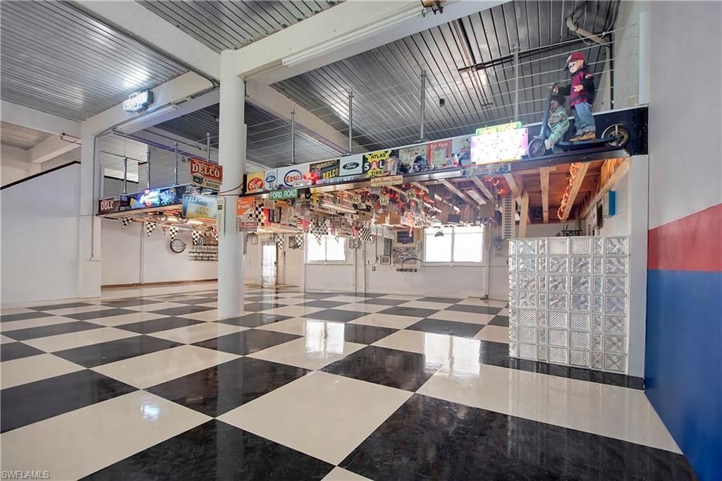 28 Pelican St W, Naples, FL 34113 Photo