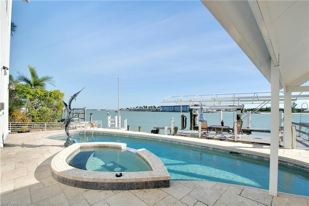 28 Pelican St W, Naples, FL 34113 Photo