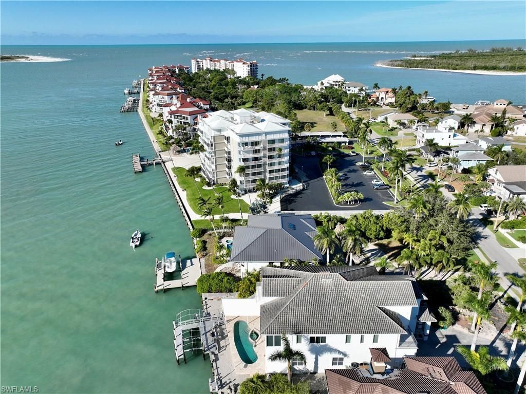 28 Pelican St W, Naples, FL 34113 Photo