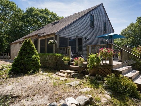 36 Smith Hollow Dr, Edgartown, MA 02539