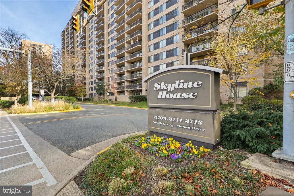 3713 S George Mason Drive, Unit 1605W, Falls Church, VA 22041 Main Photo