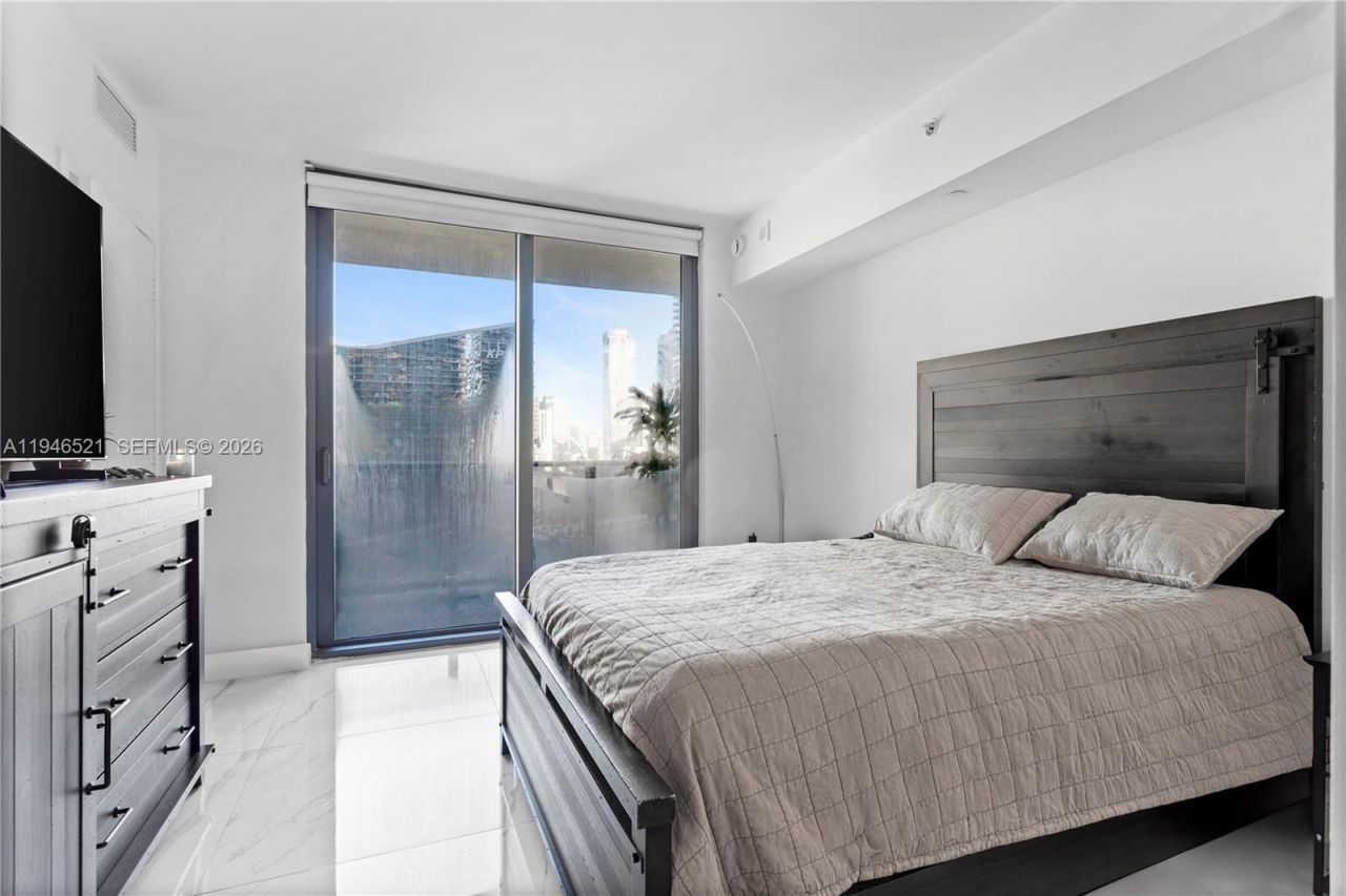 45 SW 9th St, Unit 1209, Miami, FL 33130 Photo