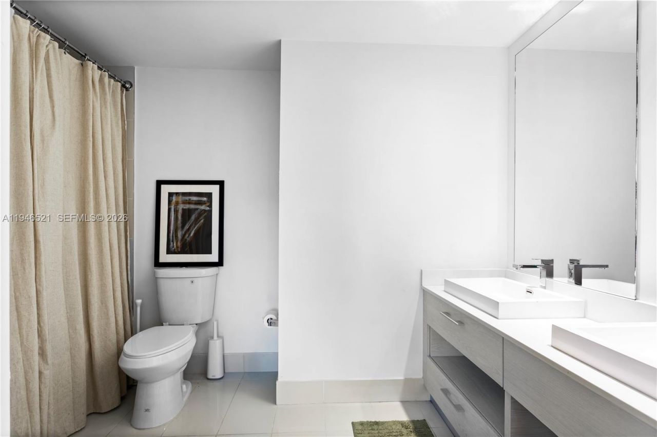 45 SW 9th St, Unit 1209, Miami, FL 33130 Photo