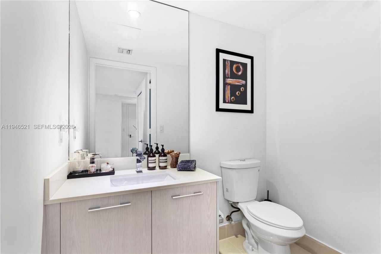 45 SW 9th St, Unit 1209, Miami, FL 33130 Photo