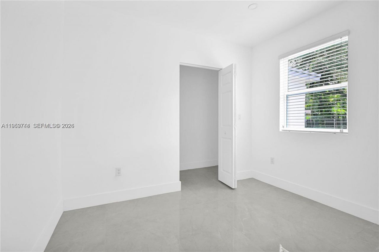 2270 NW 153rd St, Miami Gardens, FL 33054 Photo