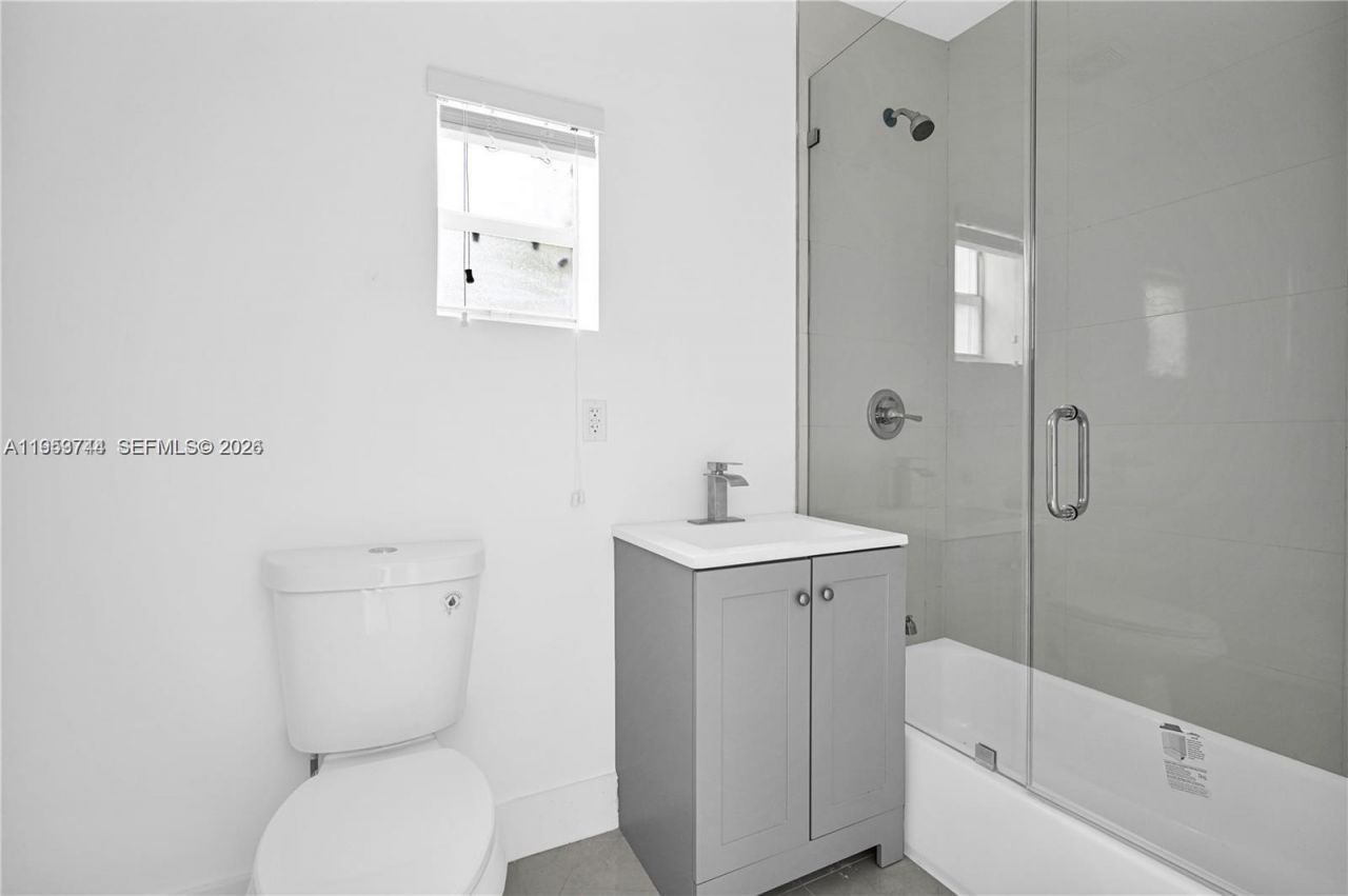 2270 NW 153rd St, Miami Gardens, FL 33054 Photo