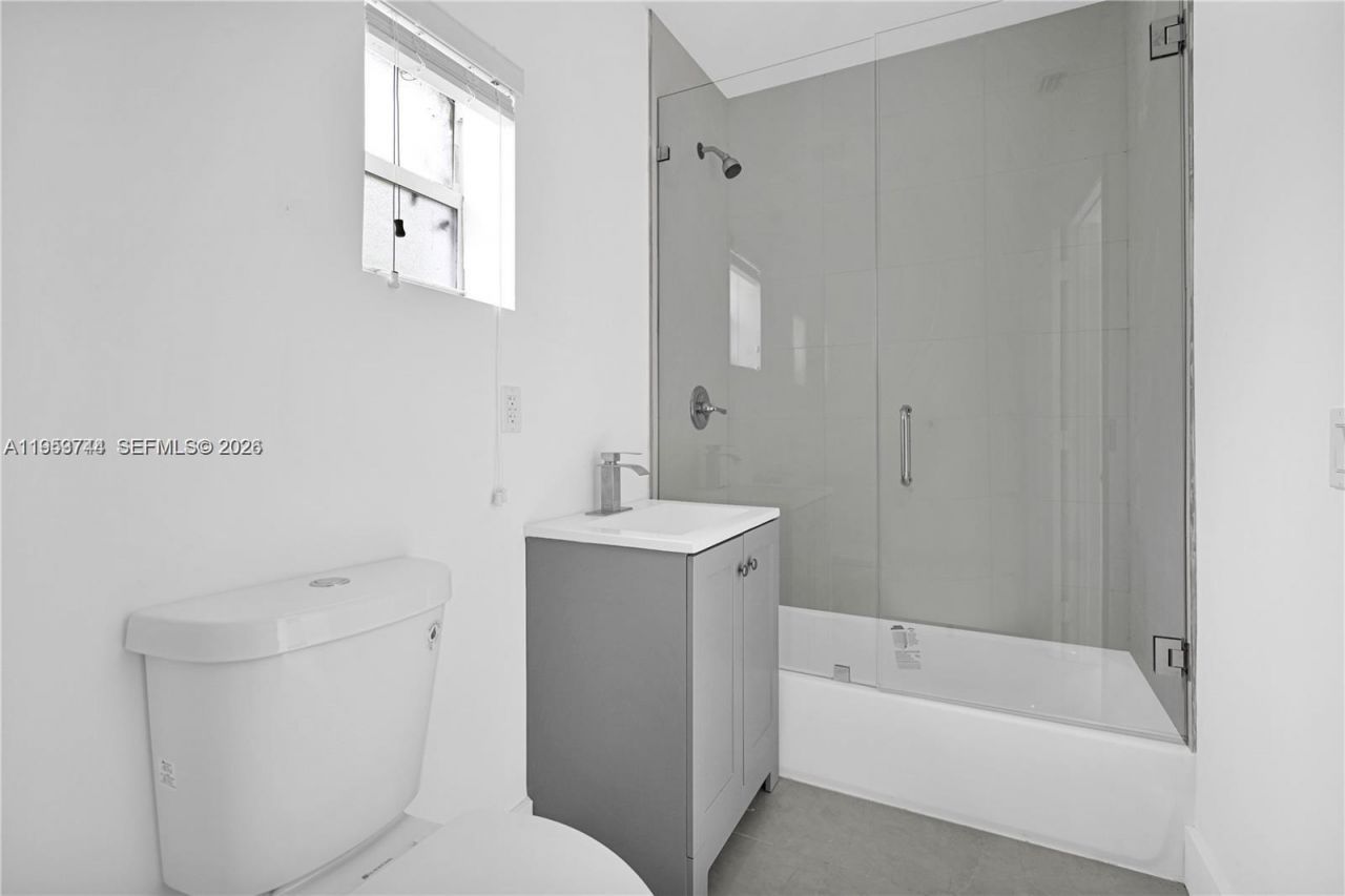 2270 NW 153rd St, Miami Gardens, FL 33054 Photo