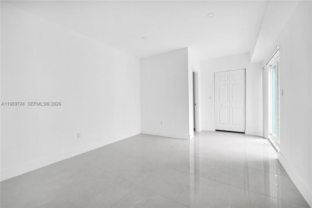 2270 NW 153rd St, Miami Gardens, FL 33054 Photo