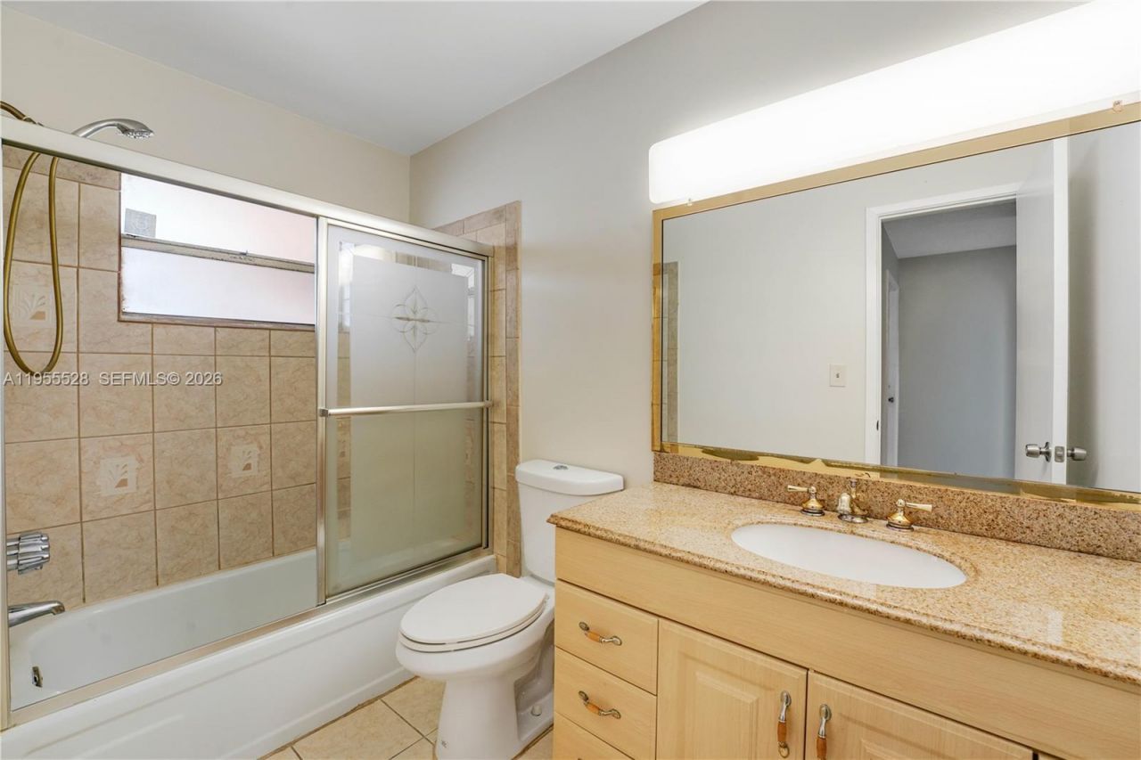 1200 Tallwood Ave, Unit 308, Hollywood, FL 33021 Photo