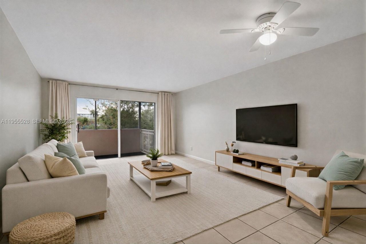 1200 Tallwood Ave, Unit 308, Hollywood, FL 33021 Photo