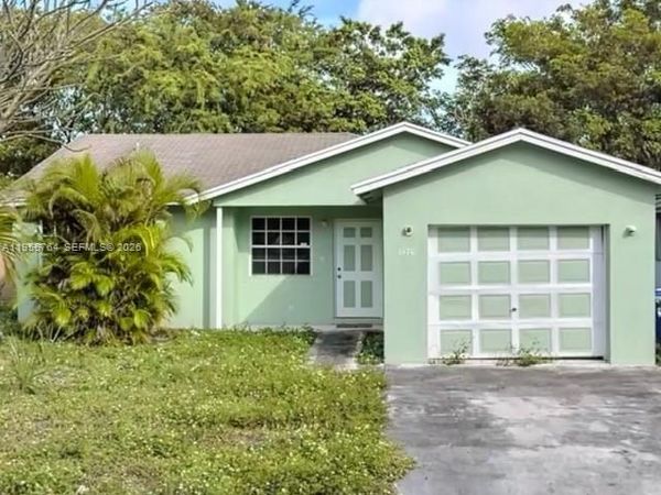 1570 NW 7th Ln, Pompano Beach, FL 33060