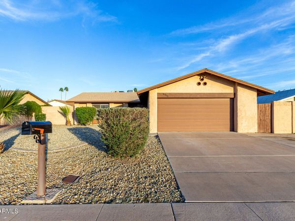 8905 N 55TH Drive, Glendale, AZ 85302