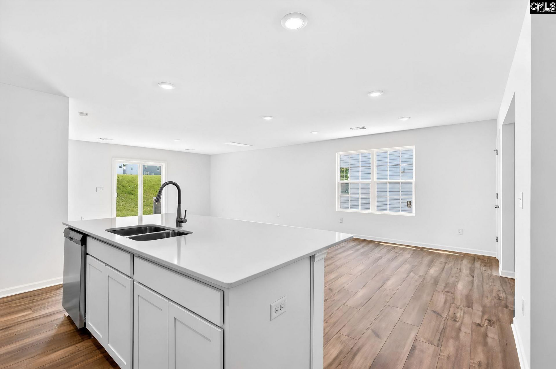 480 Happy Hollow Drive Photo 8