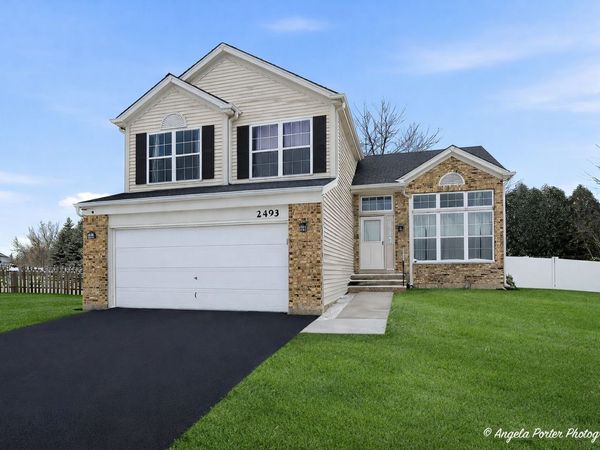 2493 N Orchard Lane, Round Lake Beach, IL 60073