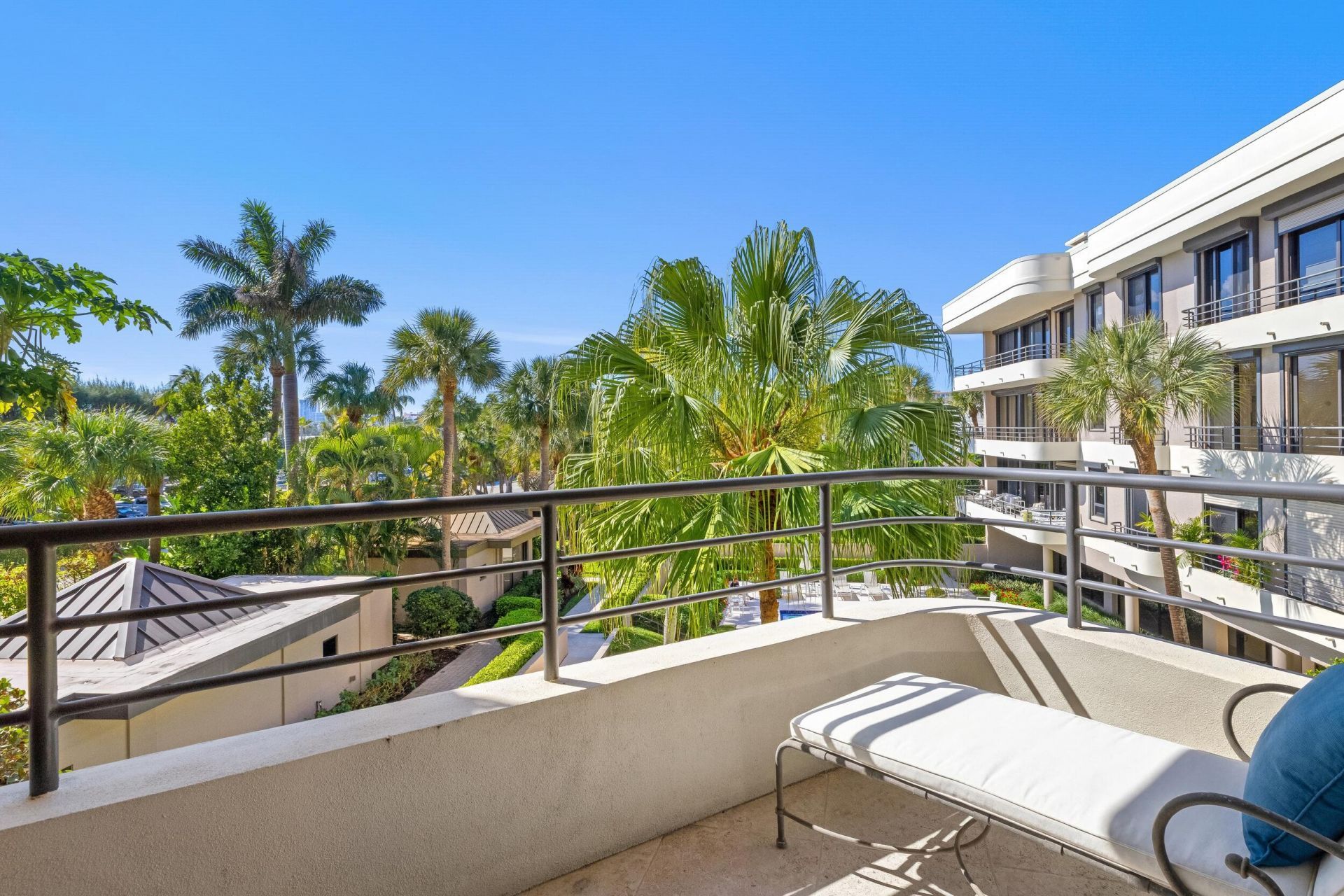 120 Sunset Avenue W, Unit 3 D, Palm Beach, FL 33480 Photo