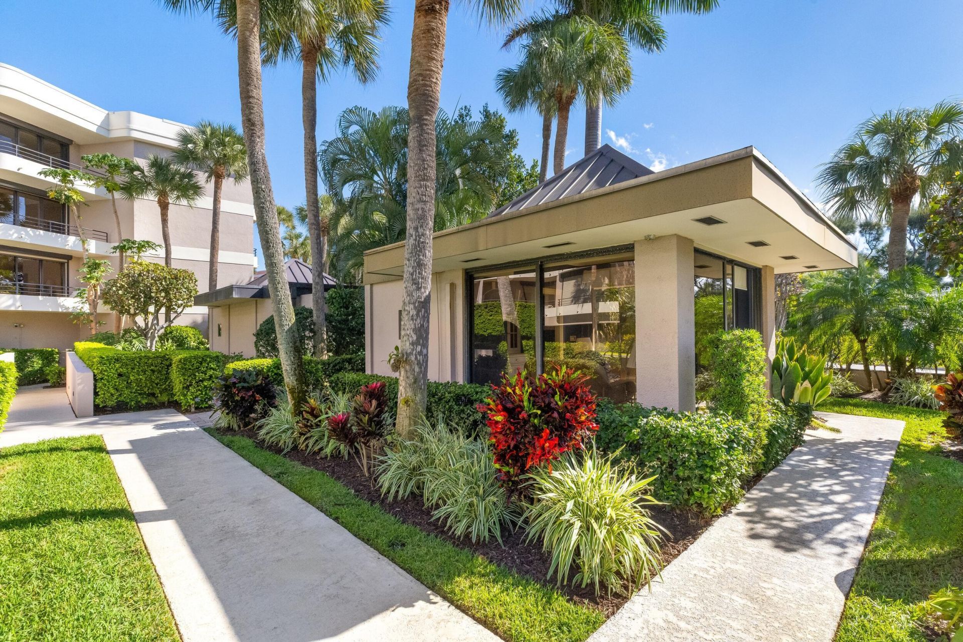 120 Sunset Avenue W, Unit 3 D, Palm Beach, FL 33480 Photo