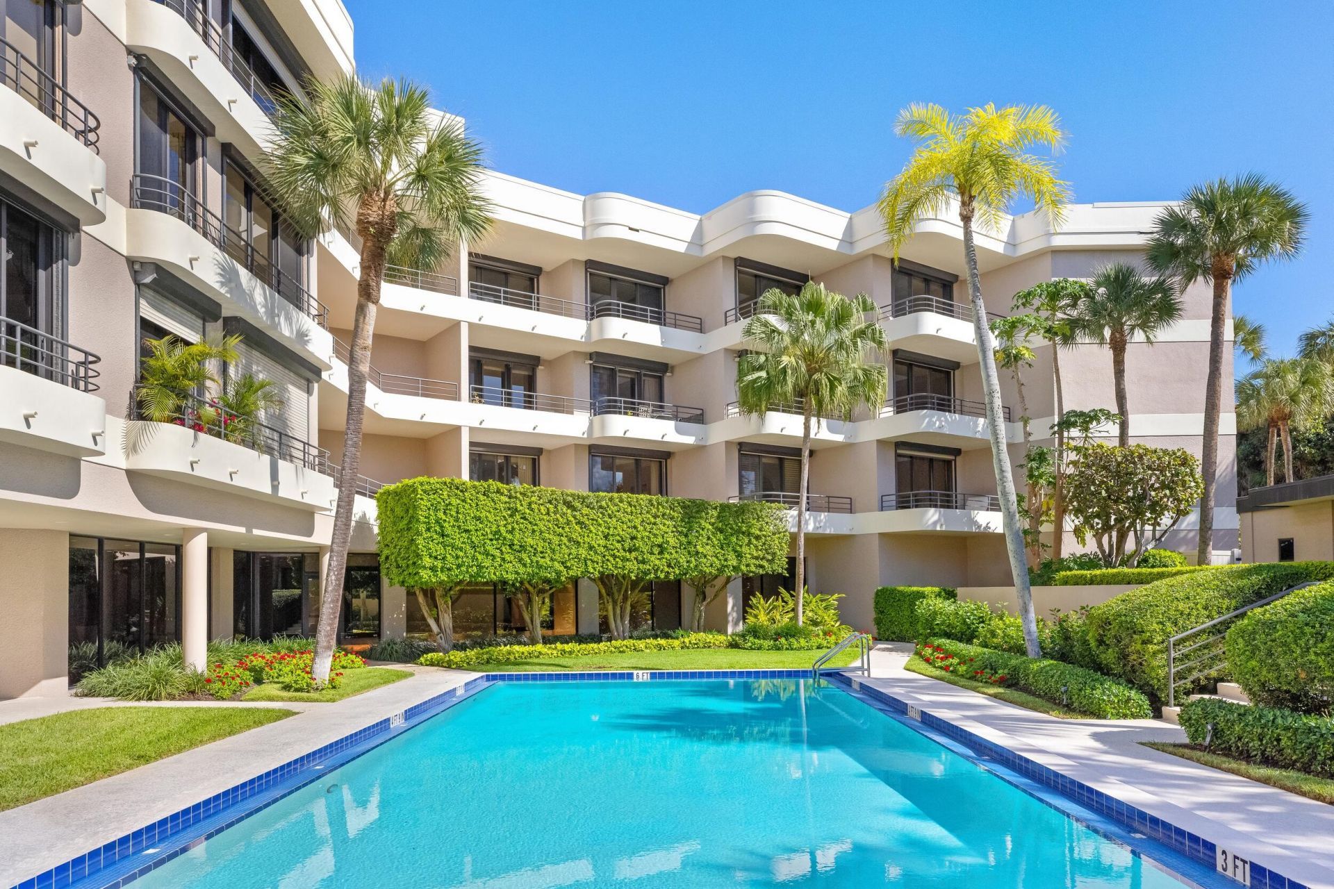 120 Sunset Avenue W, Unit 3 D, Palm Beach, FL 33480 Photo