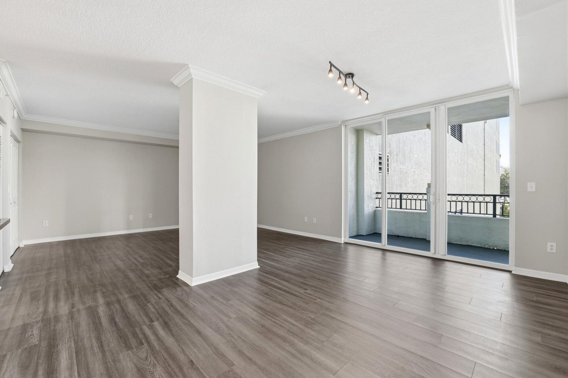 600 S Dixie Highway, Unit 250, West Palm Beach, FL 33401 Photo