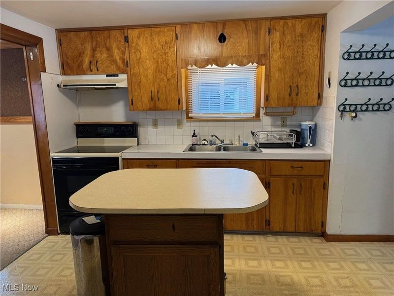 2160 Ingersoll Drive, Akron, OH 44320 Photo 15