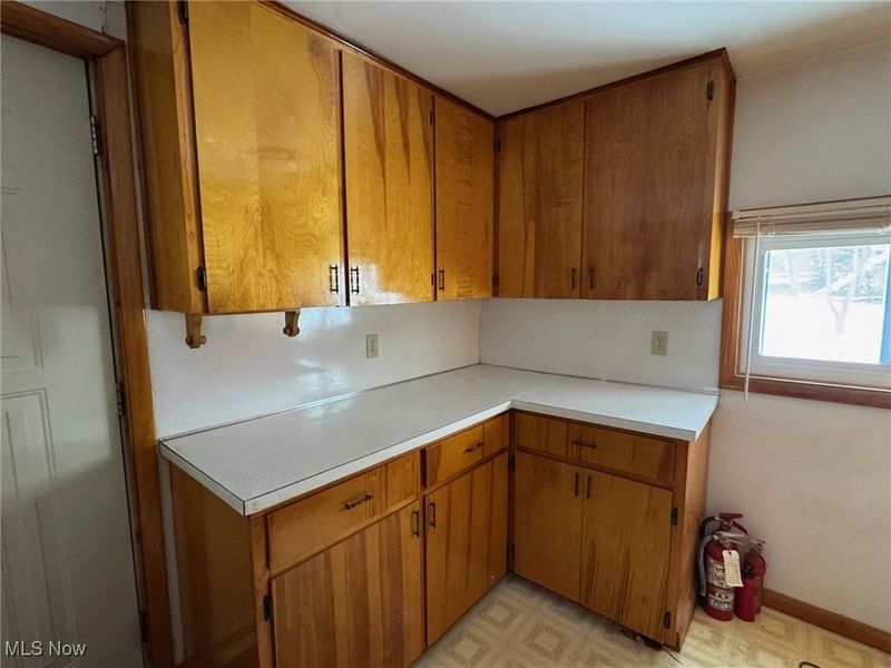 2160 Ingersoll Drive, Akron, OH 44320 Photo 16