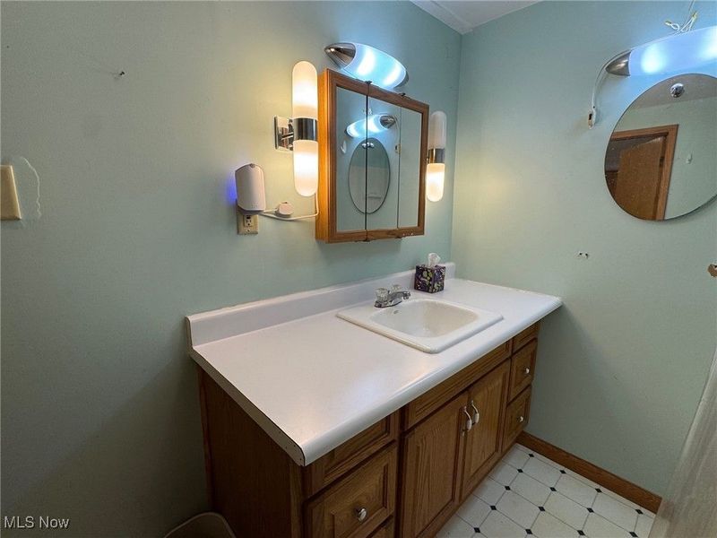 2160 Ingersoll Drive, Akron, OH 44320 Photo 23