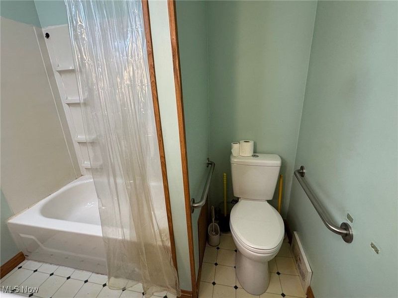 2160 Ingersoll Drive, Akron, OH 44320 Photo 25