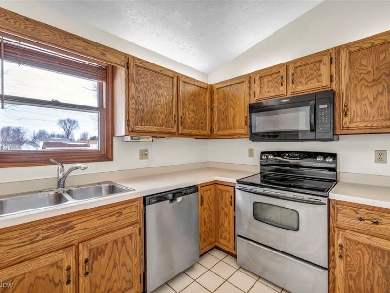 105 Hartford Drive, Medina, OH 44256 Photo 16