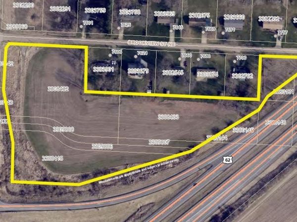 Brooklawn Street NE, Louisville, OH 44641