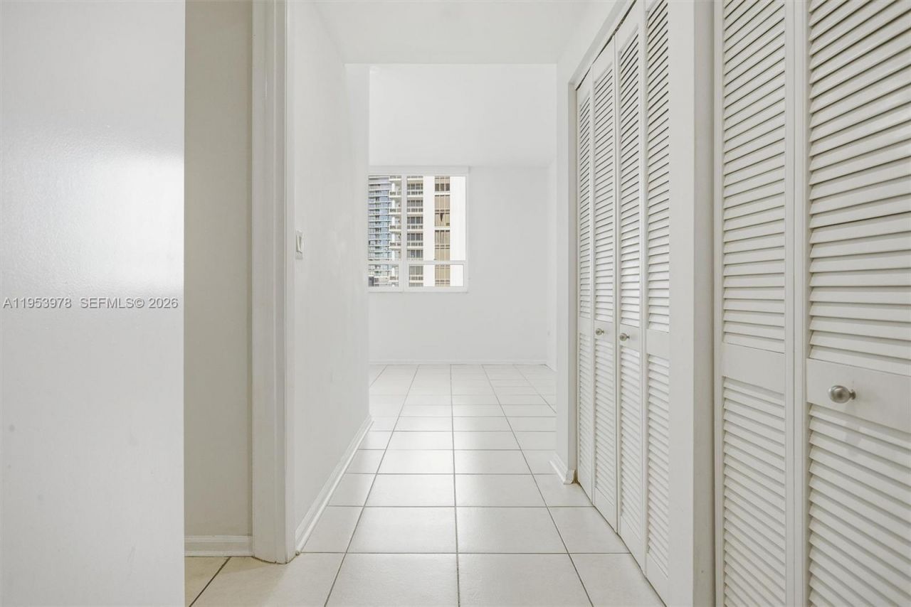 801 Brickell Key Blvd, Unit 1404, Miami, FL 33131 Photo