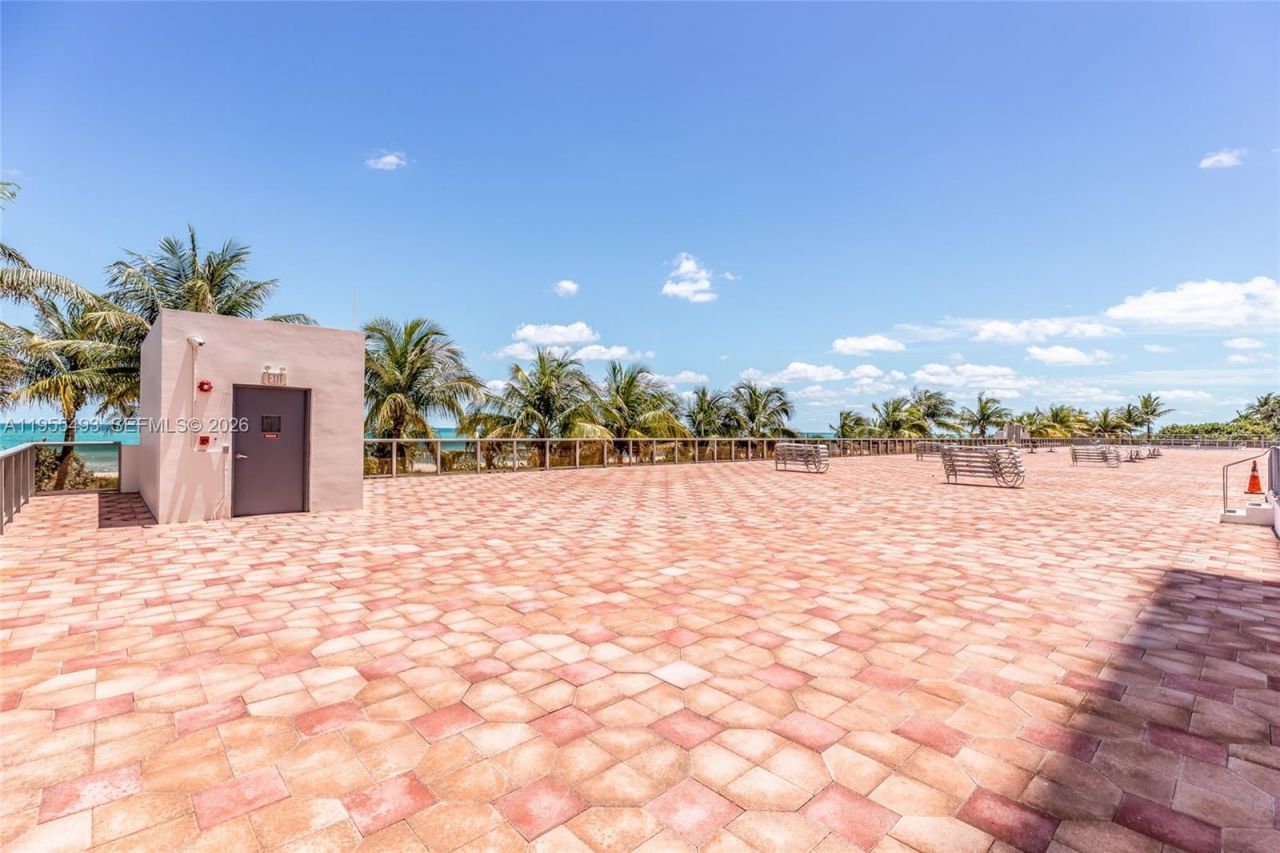 6039 Collins Ave, Unit 1206, Miami Beach, FL 33140 Photo