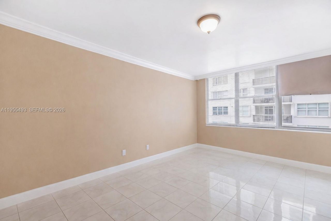 6039 Collins Ave, Unit 1206, Miami Beach, FL 33140 Photo