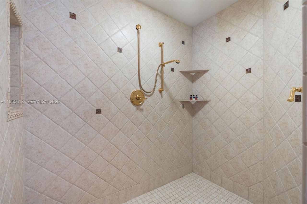 44 W Plaza Del Lago, Lower Keys, FL 33036 Photo