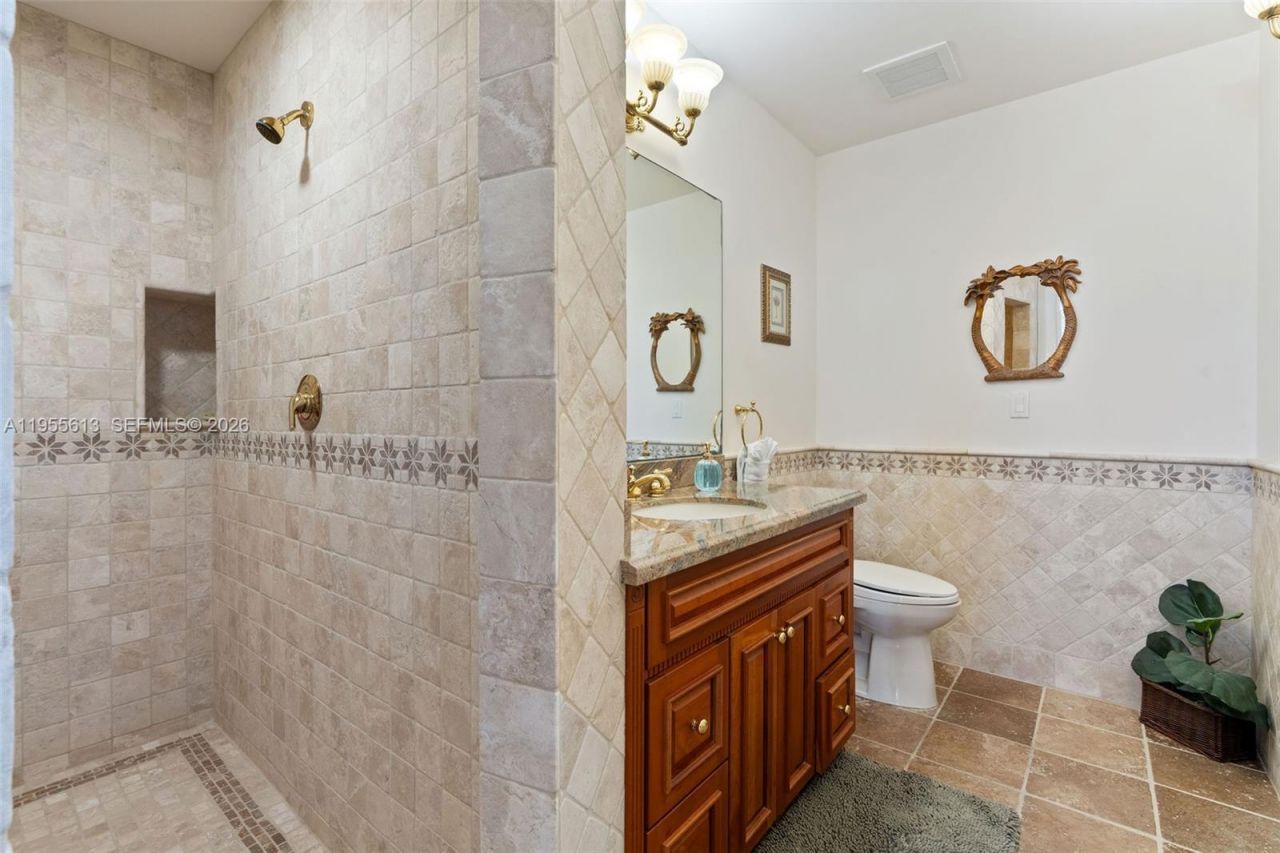 44 W Plaza Del Lago, Lower Keys, FL 33036 Photo