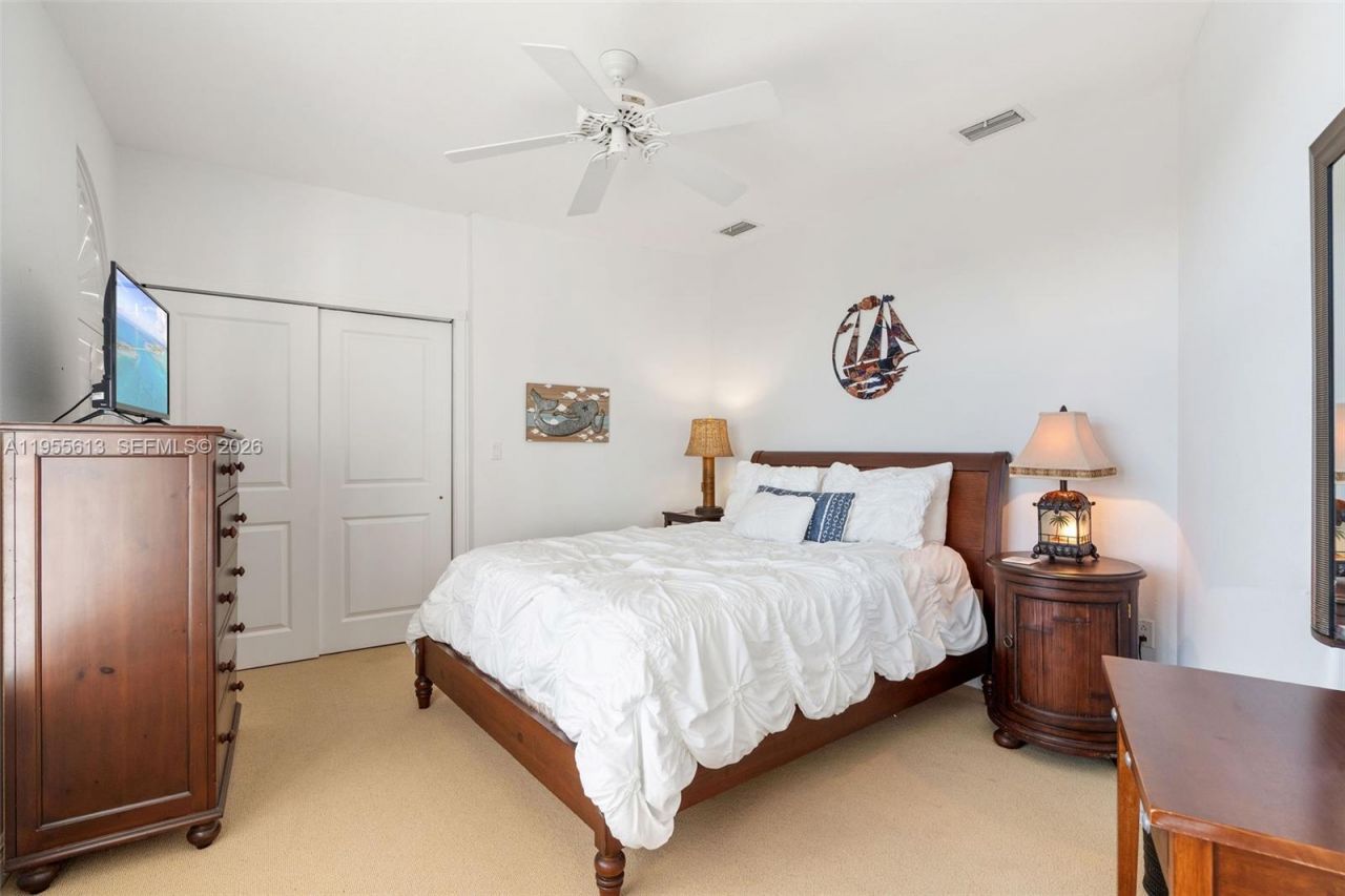 44 W Plaza Del Lago, Lower Keys, FL 33036 Photo